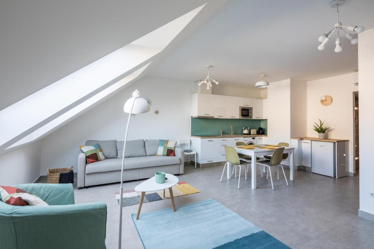 Stafetahaz Apartmanok Vác Exterior photo