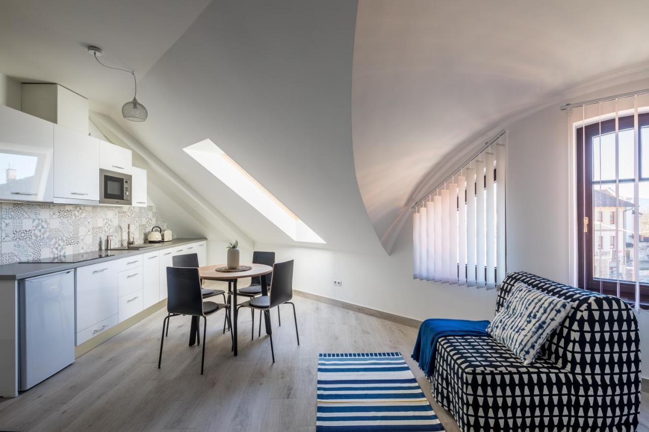 Stafetahaz Apartmanok Vác Exterior photo