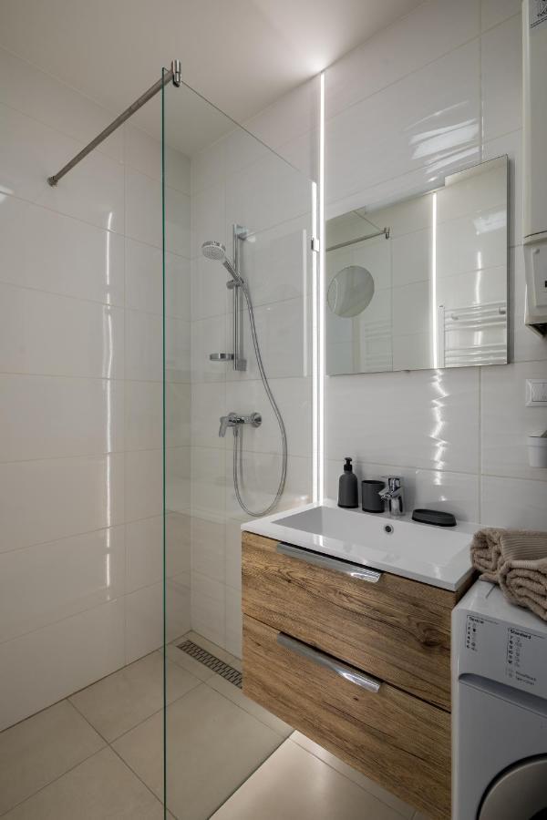 Stafetahaz Apartmanok Vác Exterior photo
