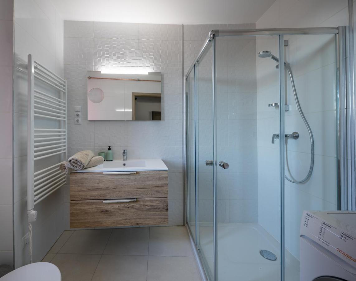 Stafetahaz Apartmanok Vác Exterior photo