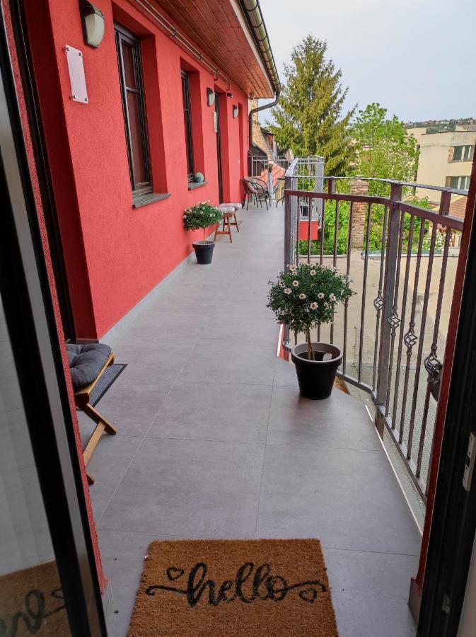 Stafetahaz Apartmanok Vác Exterior photo