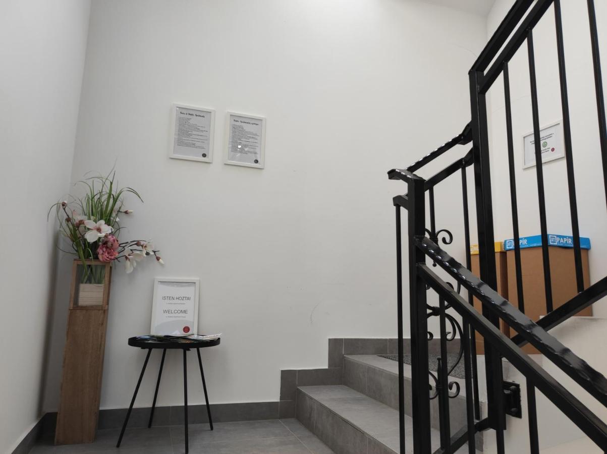 Stafetahaz Apartmanok Vác Exterior photo