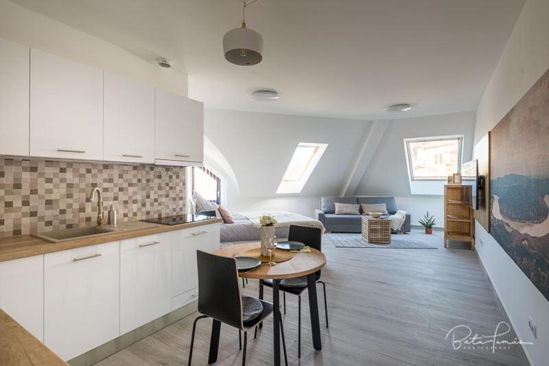 Stafetahaz Apartmanok Vác Exterior photo