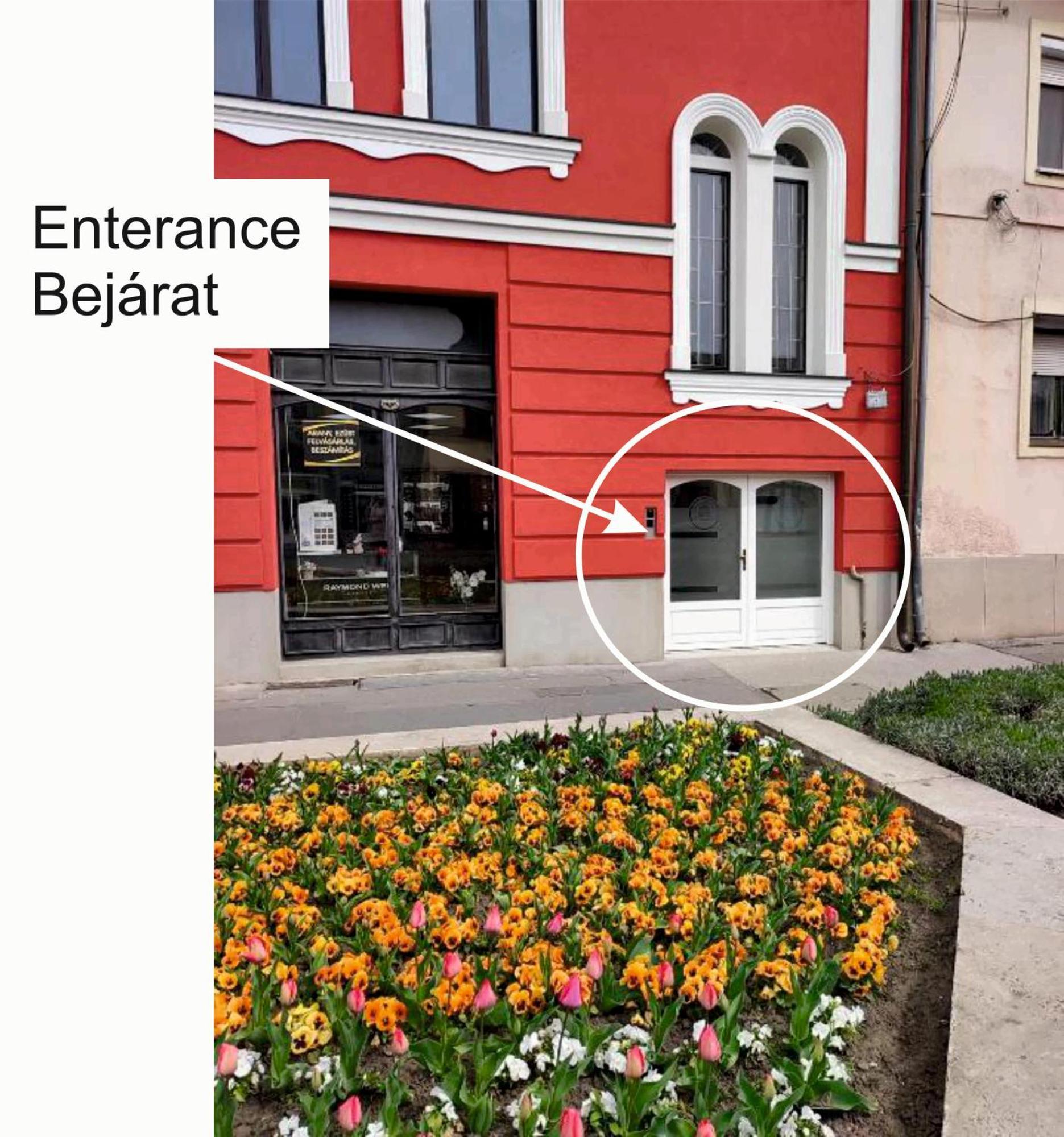 Stafetahaz Apartmanok Vác Exterior photo