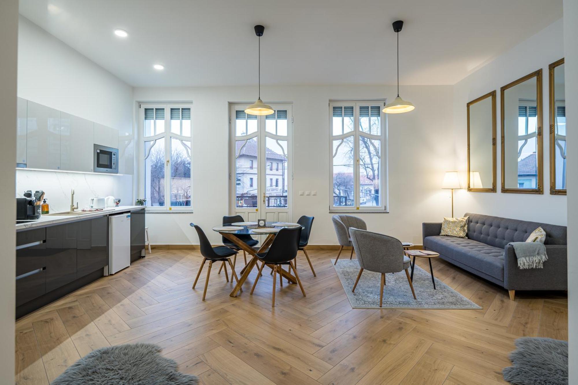 Stafetahaz Apartmanok Vác Exterior photo